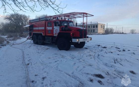 Два пожарных расчёта потушили жилой дом в Севском районе