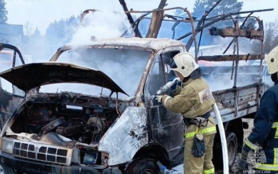 Грузовой автомобиль сгорел в Брянске