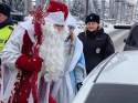 Дед Мороз и Снегурочка приняли участие в акции Новогодний патруль на ЗСЖД