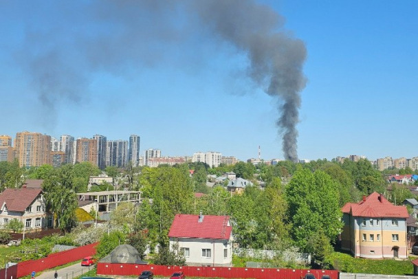 В автосервисе Мурино сгорели пять машин