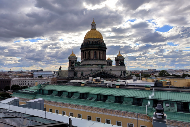 В Петербурге почетными гражданами стали хирург, акушер-гинеколог и джазовый музыкант