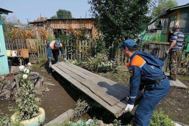 В 11 регионах России объявили ЧС федерального масштаба из-за заморозков и паводка