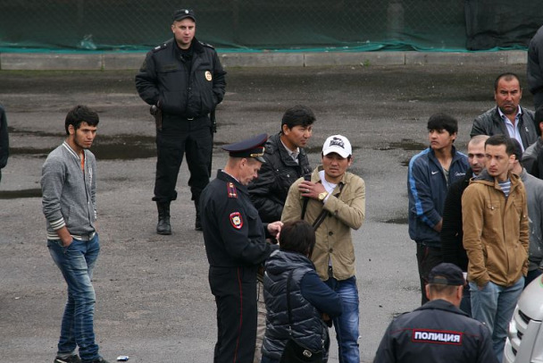 Бьют по паспорту. В УК хотят ввести статью за незаконную выдачу гражданства РФ