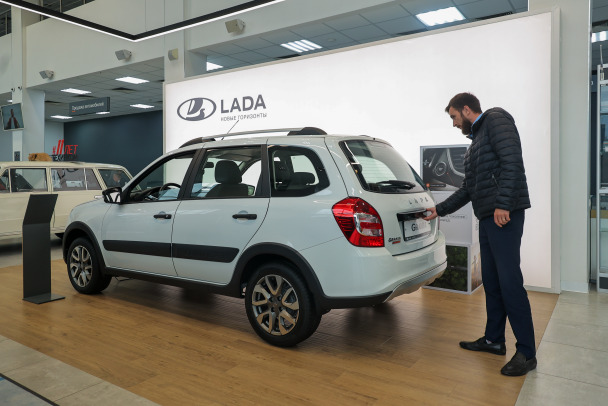 «АвтоВАЗ» повысил цены на ряд моделей LADA