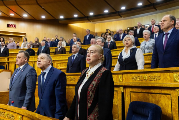 Жителям Ленобласти дадут возможность участвовать в опросах через Госуслуги