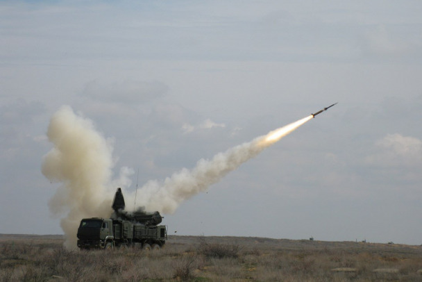 При ракетной атаке на Севастополь, предварительно, пострадали три человека, а в Курской области при атаке дрона погибли пятеро