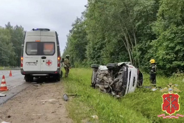 В аварии на «Южном полукольце» погиб водитель легковушки. С места госпитализировали юную пассажирку