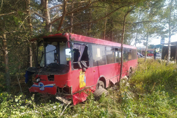 Один погиб, 10 пострадали. Два крупных ДТП с автобусами произошли почти в одно время в России