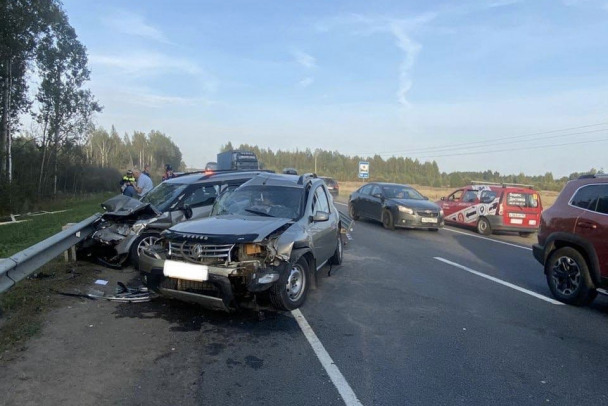 Один человек погиб и двое пострадали в аварии на Коле. Введено реверсивное движение