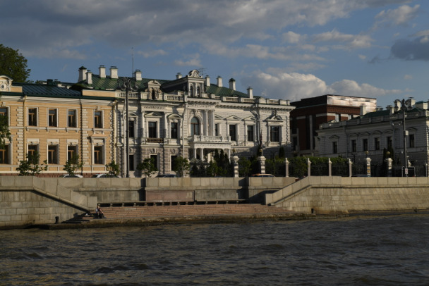 ФСБ: Шесть сотрудников посольства Великобритании в Москве лишены аккредитации из-за подозрений в шпионаже