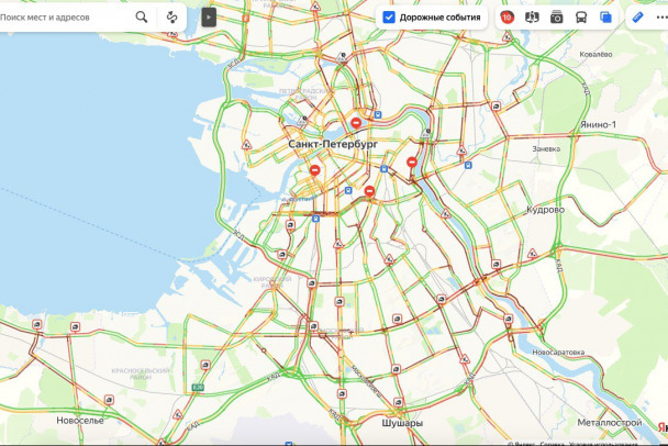 Движение стоит наглухо. В Петербурге сохраняются 10-балльные пробки  видео