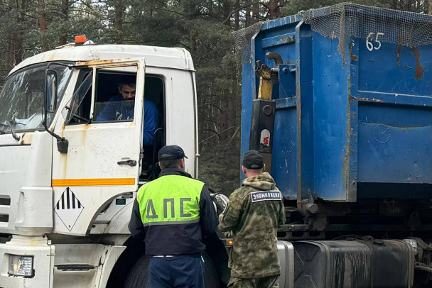 Экорейд остановил самосвалы с отходами в Ленобласти, от Мяглово до Ропши