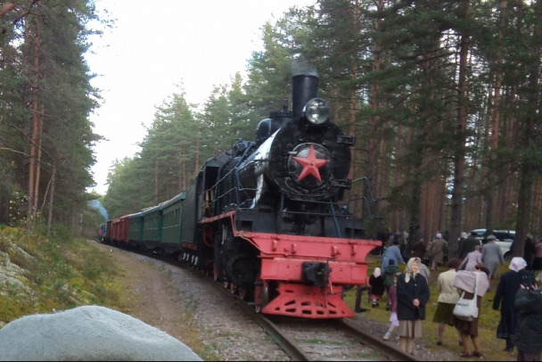 На съемках «Василия Тёркина» под Лугой семеро упали вместе с полом вагона