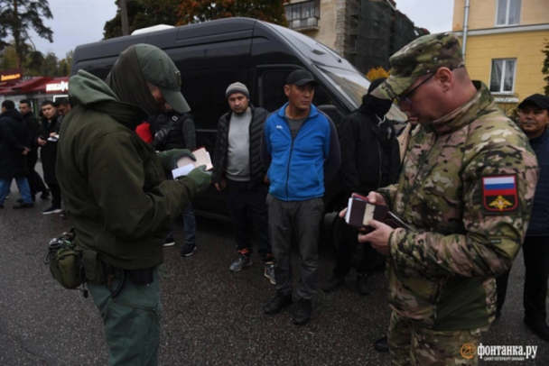 В Сертолово прошел рейд. Там искали граждан, не вставших на учет в военкомат