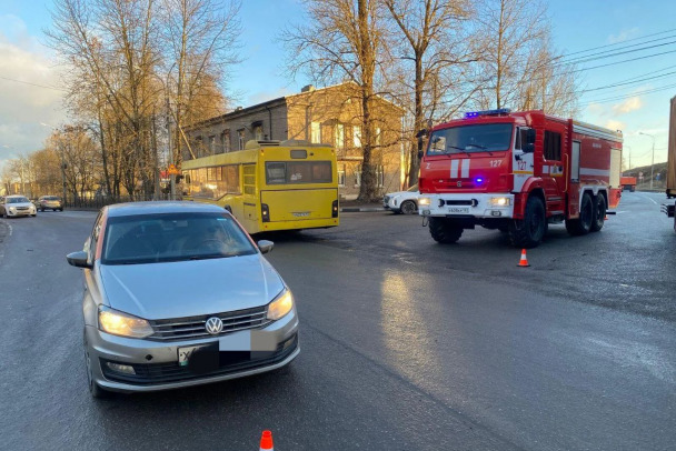 В Кировске столкнулись каршеринг и автобус с 20 пассажирами