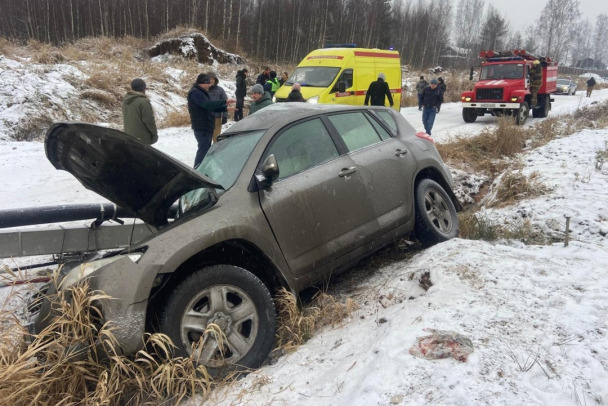 В Касимово Toyota протаранила столб. В больнице двое, в том числе ребенок