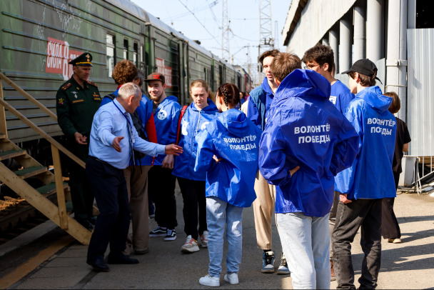 Поезд Победы мчится к Ленобласти и Петербургу