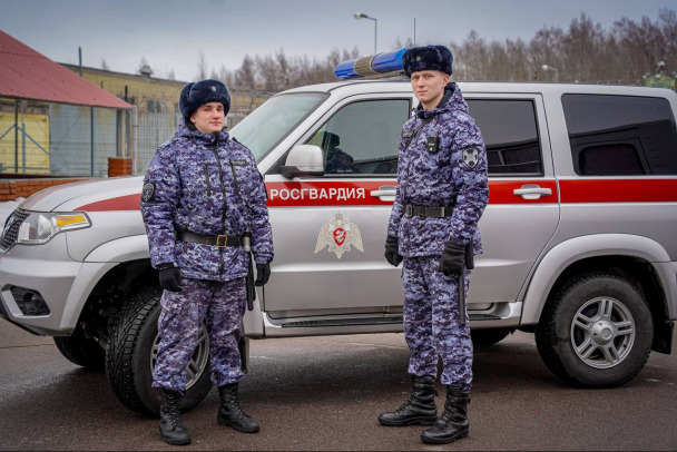 Это от пассажира. В Петербурге за пьяным водителем устроили погоню росгвардейцы (видео)