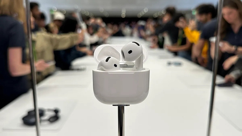 Не спешите покупать дешёвые AirPods 4. Apple урезала их во всём