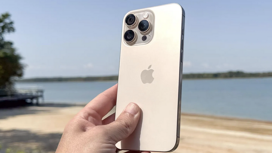 iPhone 16 Pro Max оказался самым автономным флагманом из всех — Galaxy S24 Ultra и Pixel 9 Pro XL далеко позади