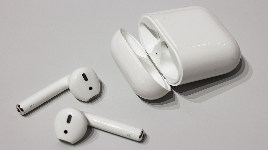 Какие модели наушников AirPods существуют и в чем разница