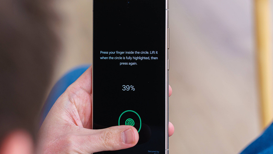 Samsung прокачает сканер отпечатков пальцев в Galaxy S24