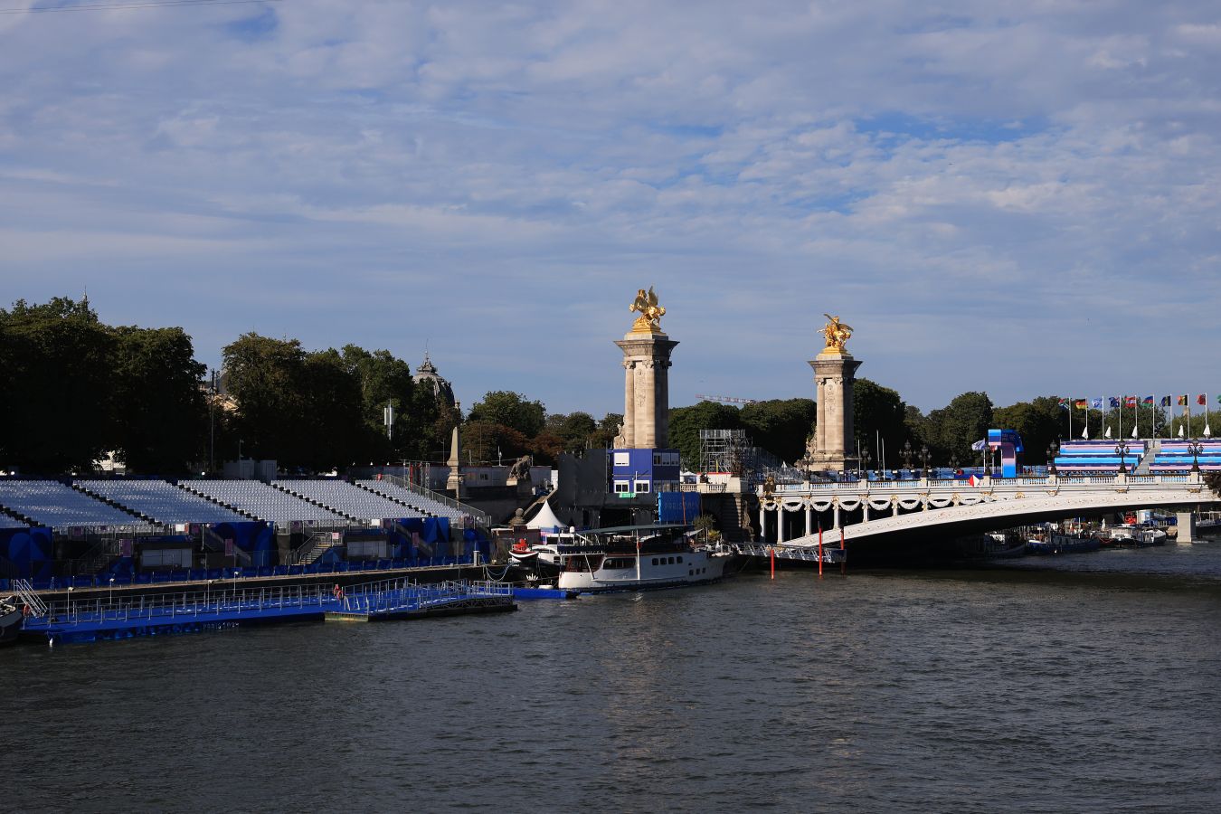 Вторая тренировка триатлонистов была отменена из-за качества воды в Сене