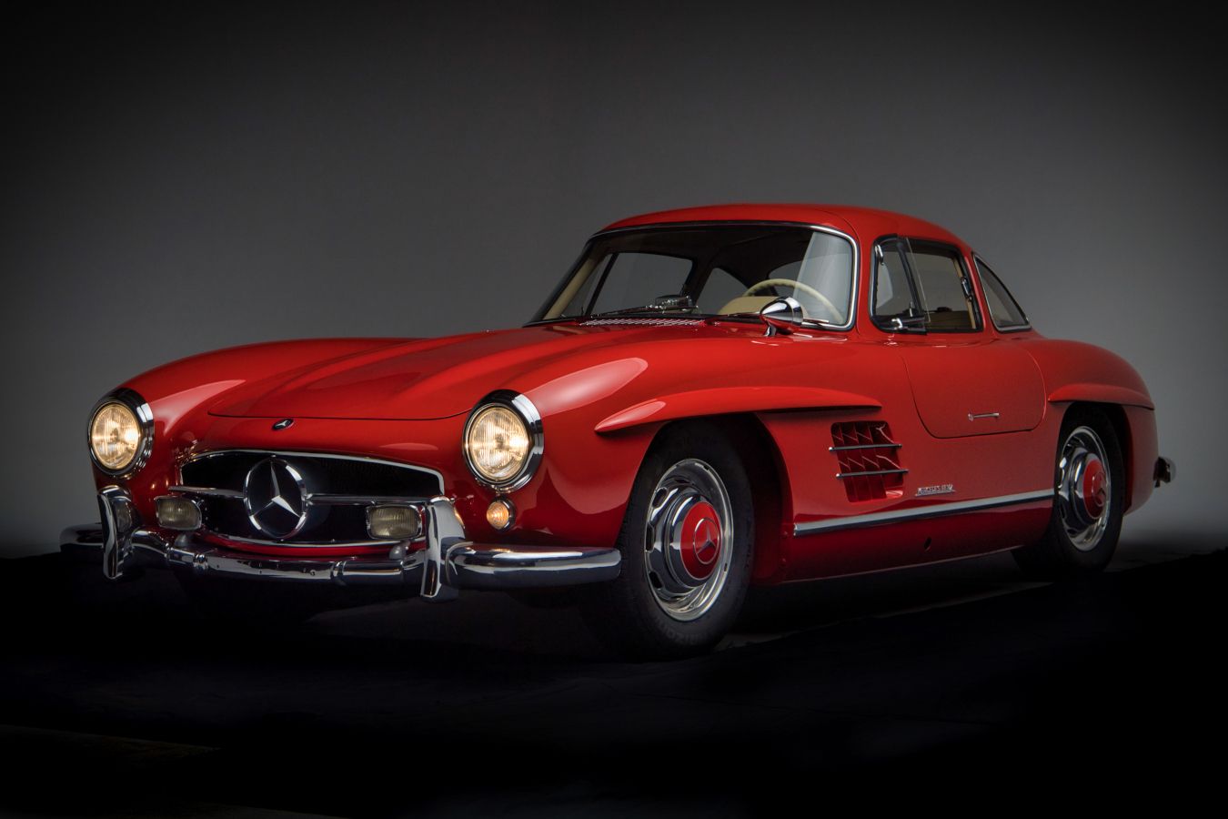 Последний в истории Mercedes-Benz 300 SL Gullwing хотят продать за $ 3,5 млн