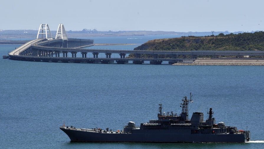 Крымский мост был временно перекрыт