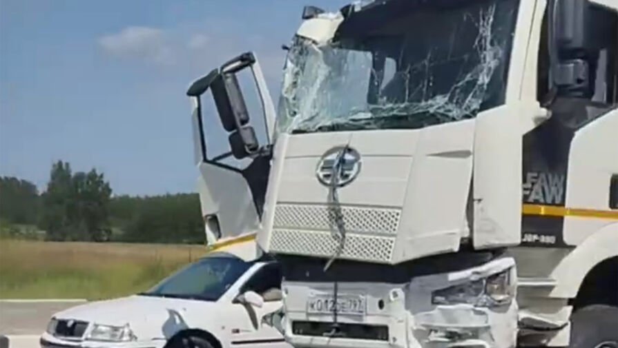 На видео попало жесткое ДТП с несколькими авто в Подмосковье