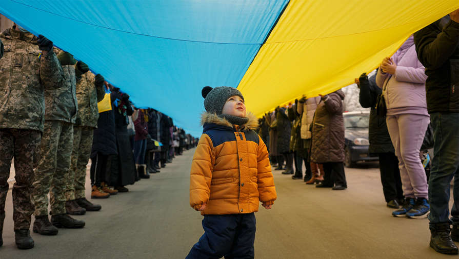 В подполье сообщили о попытках украинцев вывезти своих детей за границу из-за мобилизации