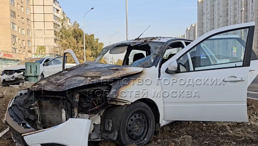 В Москве в жестком ДТП загорелась Lada Granta