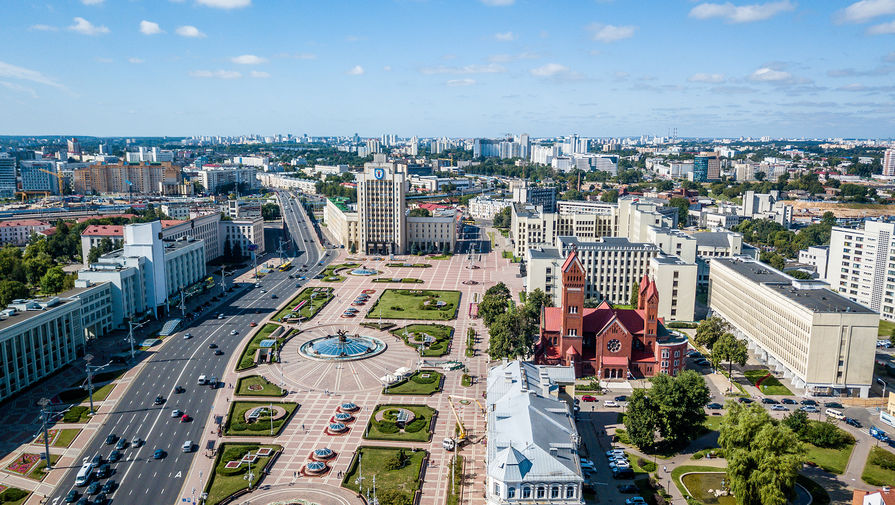 Названа неожиданная локация, где россияне собрались проводить майские