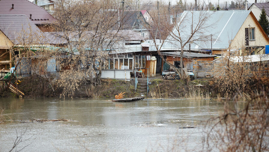 Уровень воды в реке в Кургане опустился ниже опасного