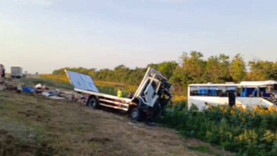 В Волгоградской области 11 человек попали в больницу после ДТП