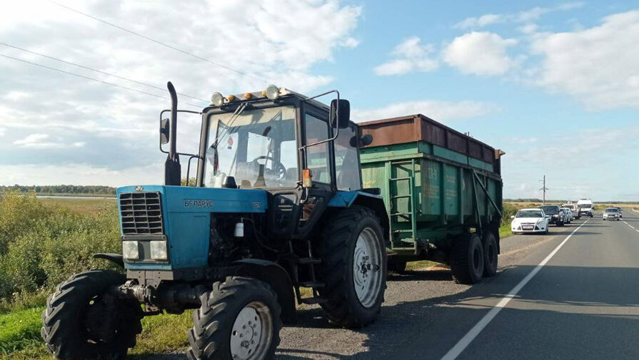 В Тюменской области два человека пострадали в ДТП с трактором