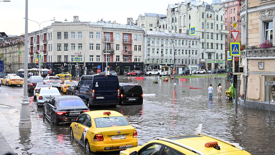 Столичным водителям посоветовали отказаться от поездок на автомобиле