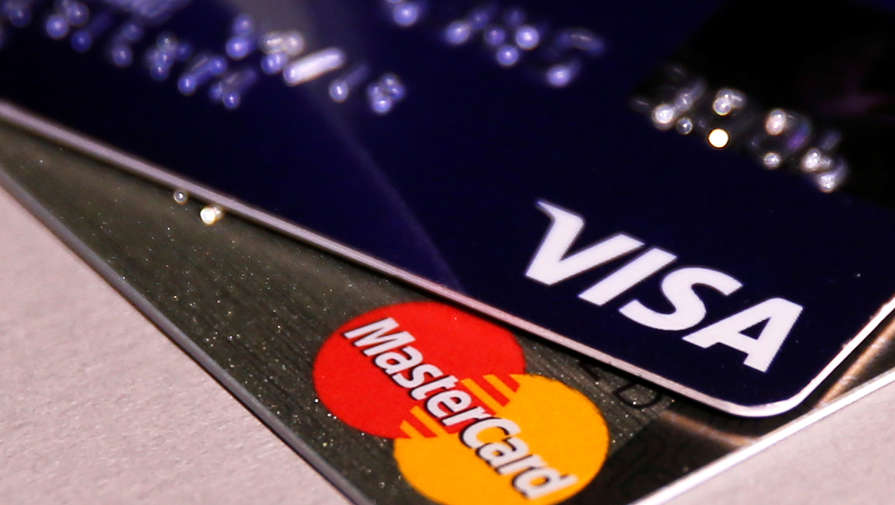 Финансист порекомендовал заменить карты Visa и Mastercard