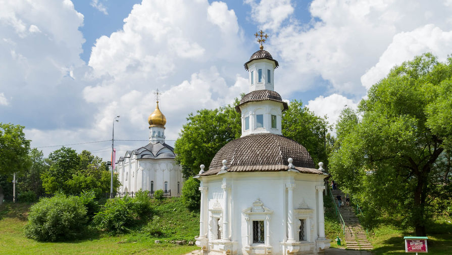 Названы самые популярные города Золотого кольца этой осенью