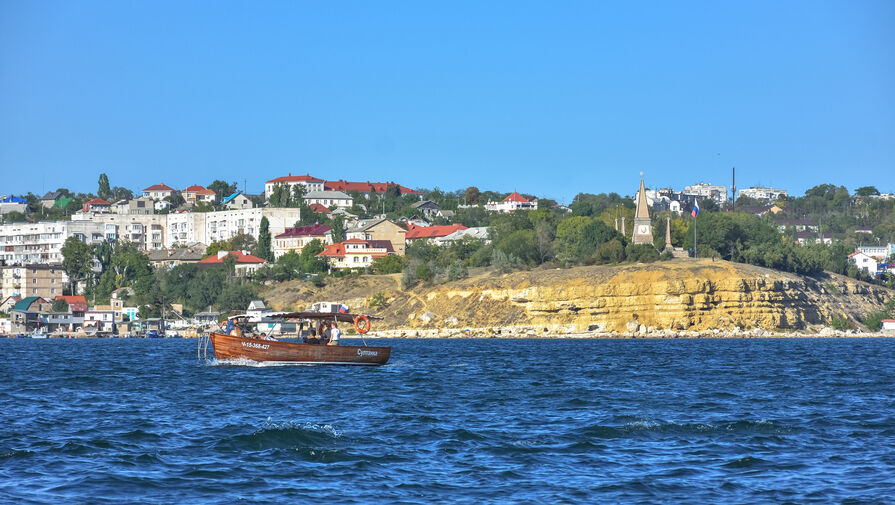 Приостановлено движение морского транспорта в Севастополе