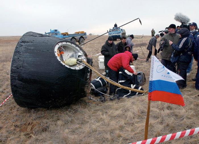 Температура спускаемого аппарата превышает 2300 °C, сообщили в РКК 'Энергия'