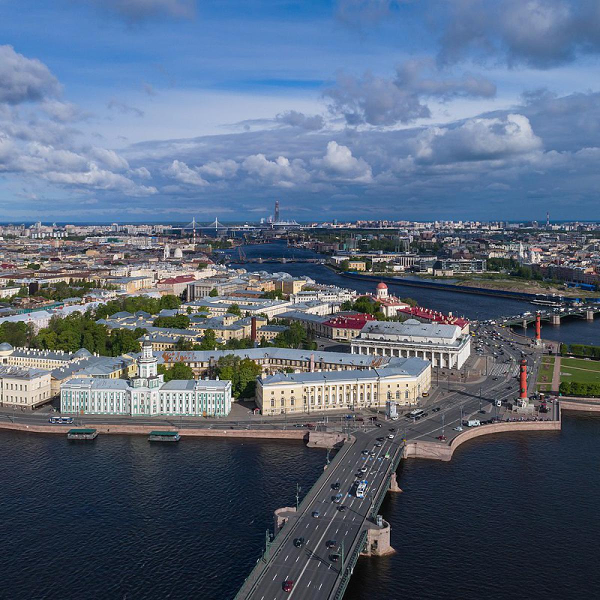 В Санкт-Петербурге уберут торговые киоски у Спаса на Крови