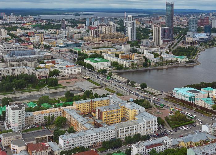 В Екатеринбурге мужчин с задолженностью по коммуналке хотят отправить в зону СВО