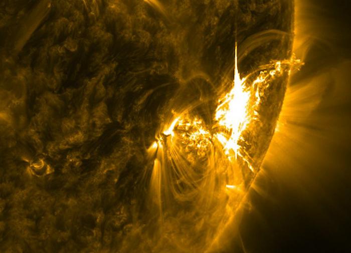 Новая мощная вспышка произошла на Солнце 14 мая