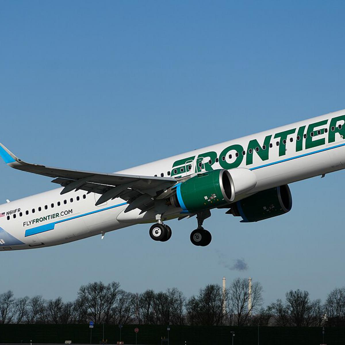 Frontier Airlines вернула деньги Хабибу после конфликта на борту лайнера