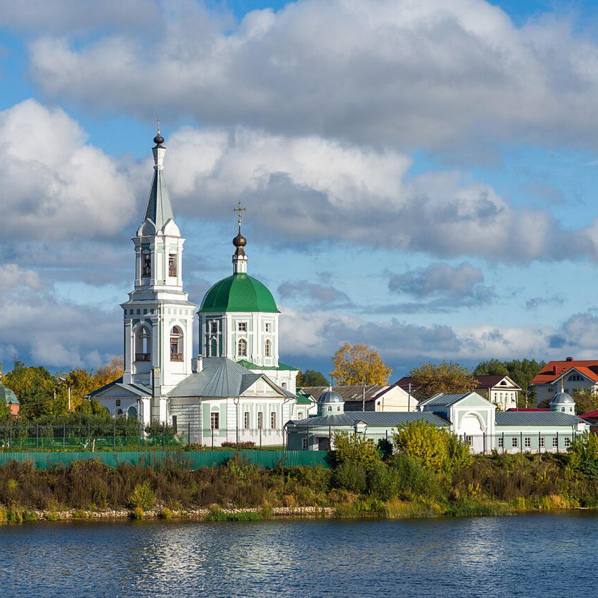 Фаянс, сыр и гонки: чем удивит Тверская область