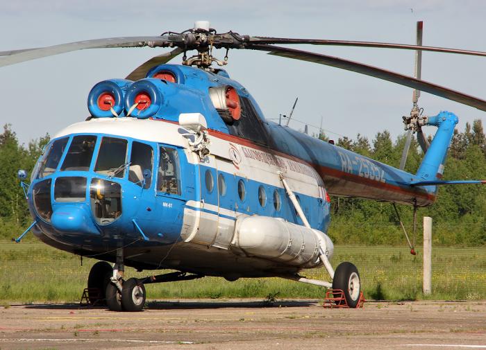 Вертолёт Ми-8 совершил жёсткую посадку в Мурманской области