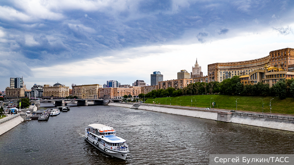 Роскосмос опубликовал снимок подходящего к Москве урагана