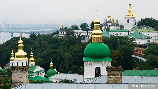 Политолог Скачко: Зеленский и Рада запретом УПЦ решили залезть в душу украинцам