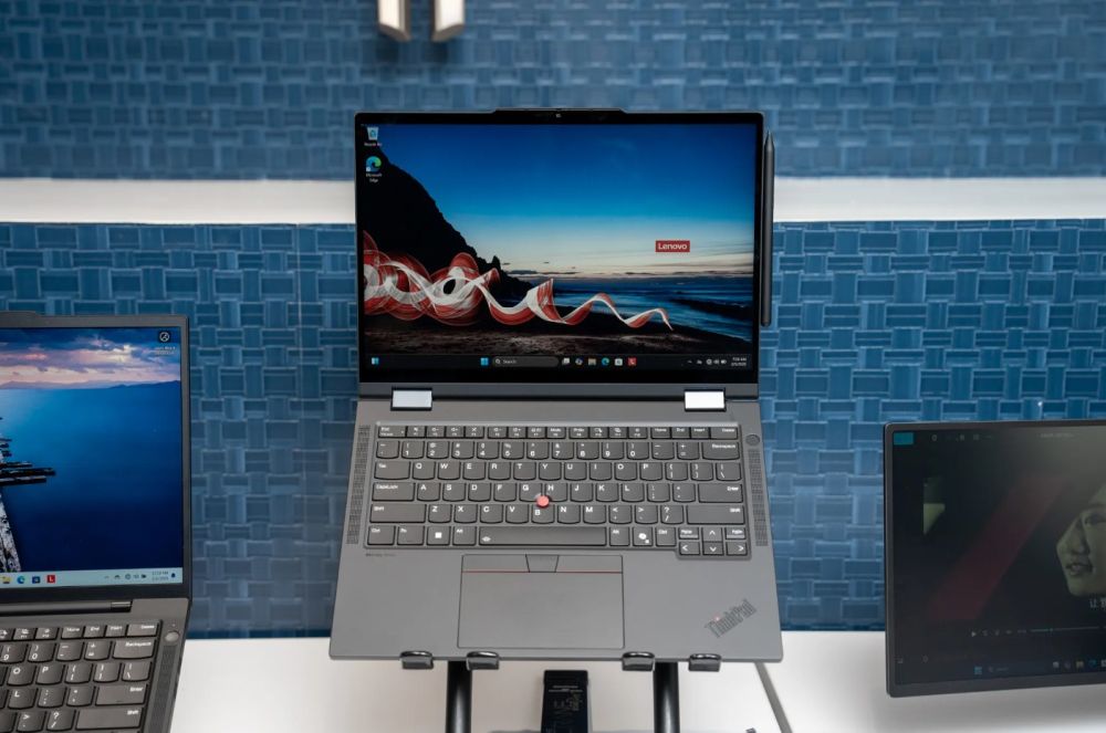 Обновленный ноутбук Lenovo ThinkPad X13 стал еще более легким